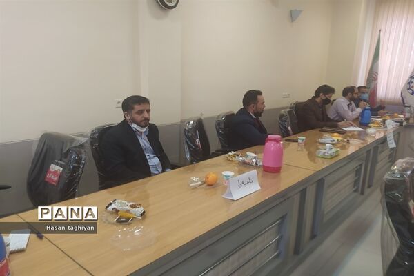 برگزاری جلسه هم اندیشی جذب و سازماندهی نواحی 6 گانه شهر اصفهان در سازمان دانش‌آموزی استان اصفهان
