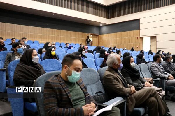 رونمایی از کتاب کوچک‌ترین دانش‌آموزان نویسنده شهر قدس