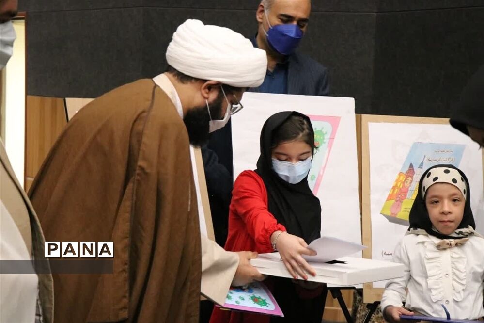 رونمایی از کتاب کوچک‌ترین دانش‌آموزان نویسنده شهر قدس