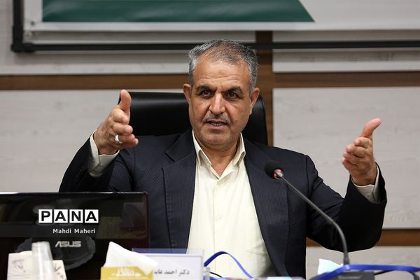 جلسه کارگروه تدوین سند دهمین دوره مجلس دانش‌آموزی