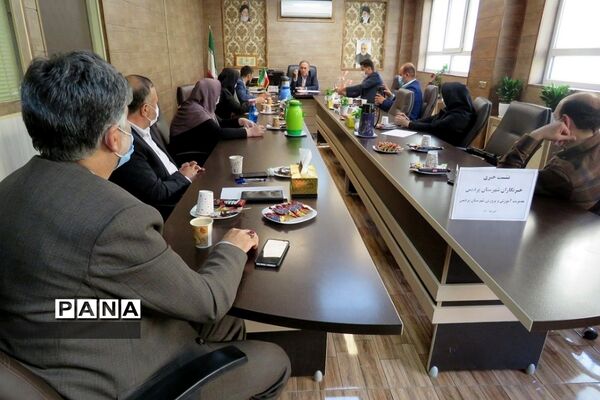 نشست خبری مدیر آموزش و پرورش شهرستان پردیس با خبرنگاران