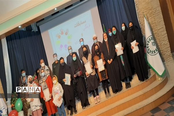 مراسم تقدیر از دانش آموزان فعال حوزه فرهنگی جوادآباد