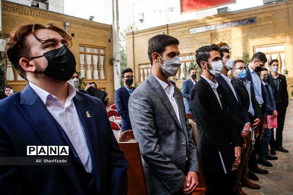 بازدید اعضا مجلس دانش آموزی از موزه مدرس