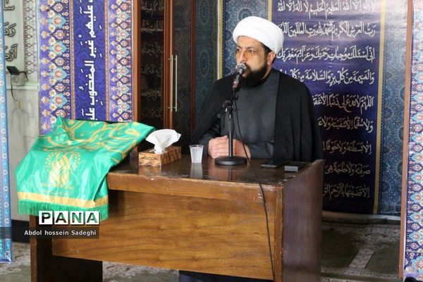 نماز جماعت ظهر و عصر در اداره  کل آموزش و پرورش استان بوشهر