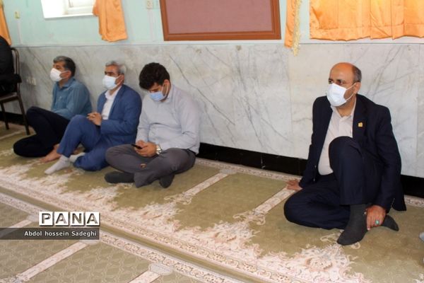 نماز جماعت ظهر و عصر در اداره  کل آموزش و پرورش استان بوشهر