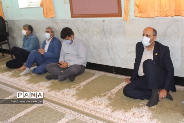 نماز جماعت ظهر و عصر در اداره  کل آموزش و پرورش استان بوشهر