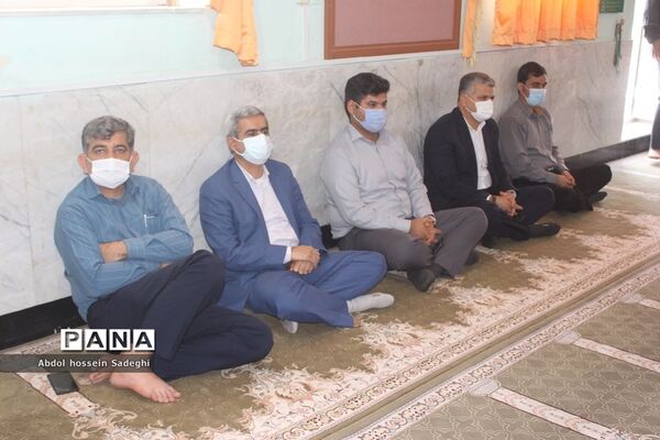 نماز جماعت ظهر و عصر در اداره  کل آموزش و پرورش استان بوشهر