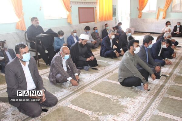 نماز جماعت ظهر و عصر در اداره  کل آموزش و پرورش استان بوشهر