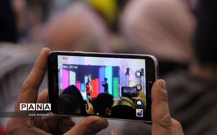 افتخارآفرینی دانش‌آموزان لردگانی در رشته استندآپ کمدی 