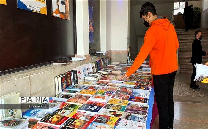 مطالعه، یکی از شاخصه‌های جوامع توسعه‌یافته است
