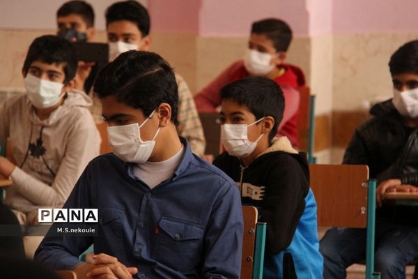 رونمایی از کتاب شهید علی لندی