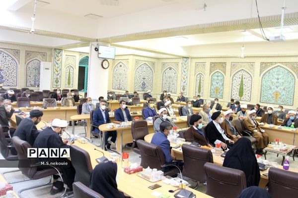 برگزاری نشست همکاریهای حوزه و آموزش و پرورش در شهرکرد