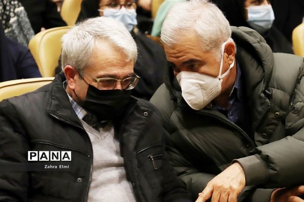 نشست رونمایی از مجموعه شعر کاغذ پران