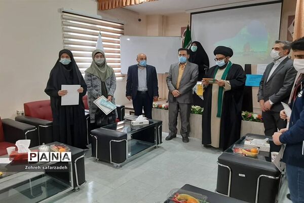تقدیر از برگزیدگان  قرآنی در رودهن