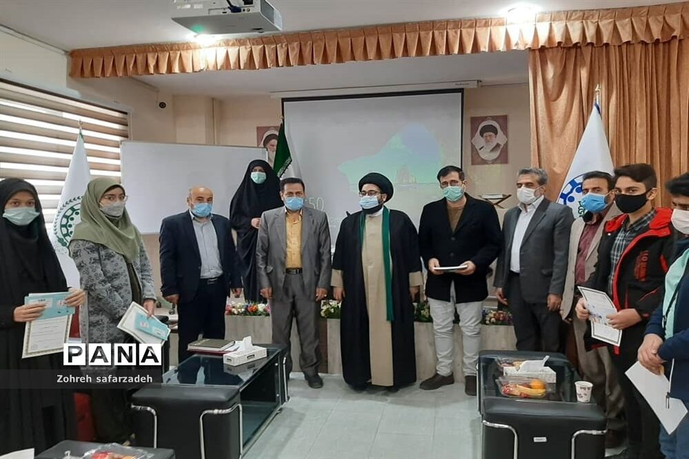تقدیر از برگزیدگان  قرآنی در رودهن