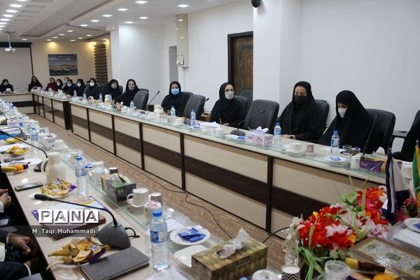 نشست هم اندیشی معاونت آموزش ابتدایی استان بوشهر