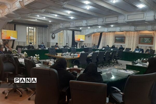 نشست معاونین پرورشی و فرهنگی و مسئولان سازمان دانش‌آموزی سراسر استان یزد