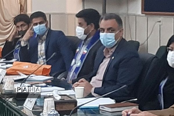 نشست معاونین پرورشی و فرهنگی و مسئولان سازمان دانش‌آموزی سراسر استان یزد