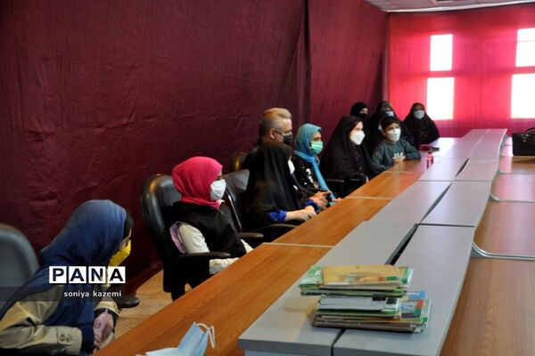 نشست باشگاه کتابخوانی حضرت معصومه در ساری