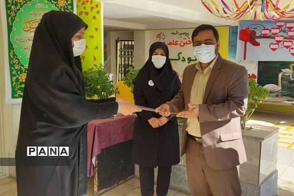 تجلیل از دانش‌آموزان فعال در یادواره شهدای پردیس