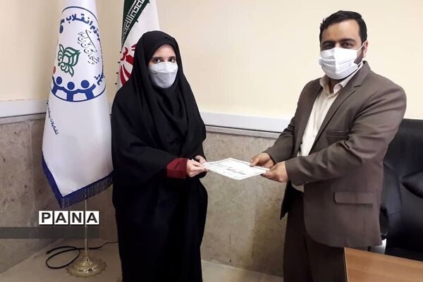 تجلیل از دانش‌آموزان فعال در یادواره شهدای پردیس