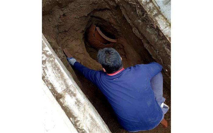 کشف خمره تاریخی در یکی از گورستان های گیلان