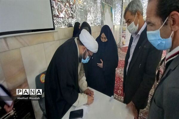 حضور نماینده مردم و مسئولین کاشمر در میز خدمت روز جمعه