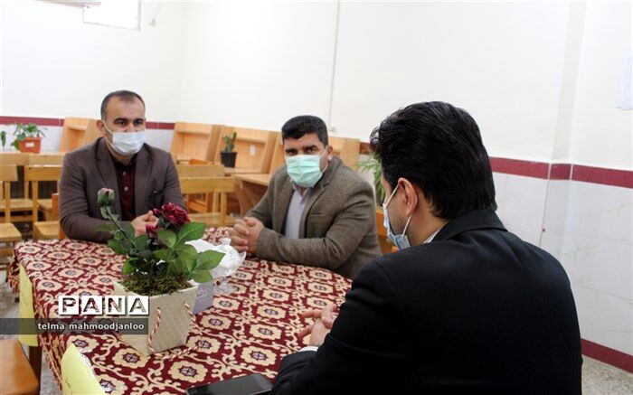 بازدید فرماندار گلوگاه از کتابخانه عمومی شهید عظیمی