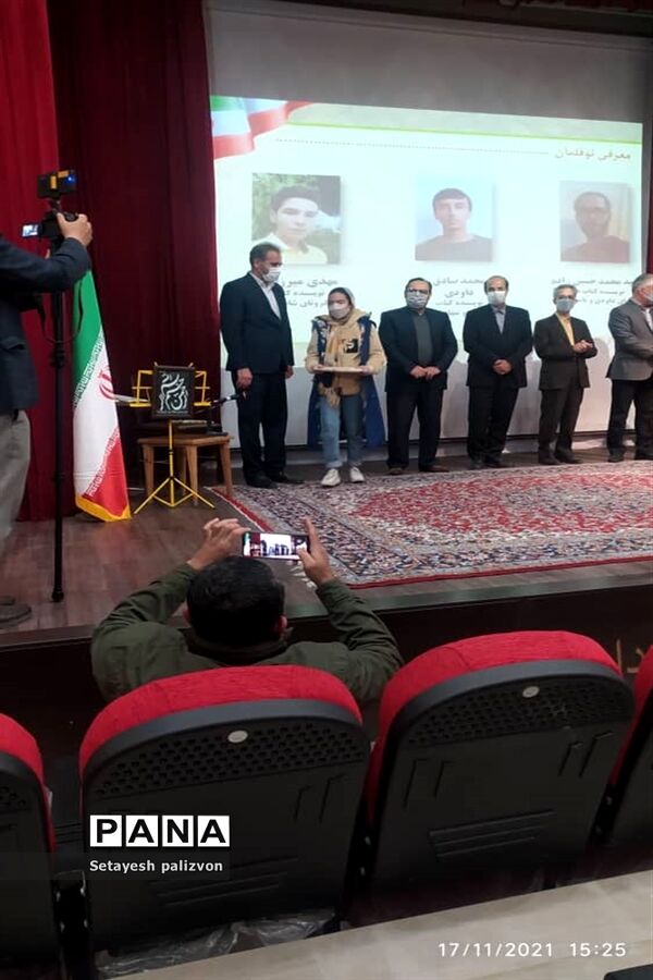تجلیل از نویسندگان شهرستان قرچک