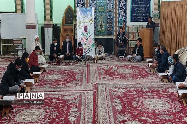 محفل انس با قرآن در مدرسه بصیری کاشمر