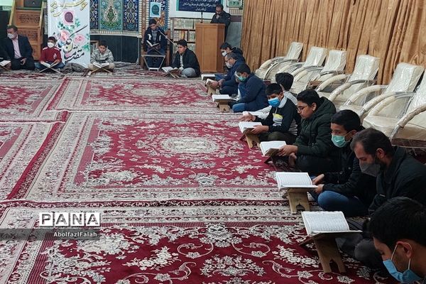 محفل انس با قرآن در مدرسه بصیری کاشمر