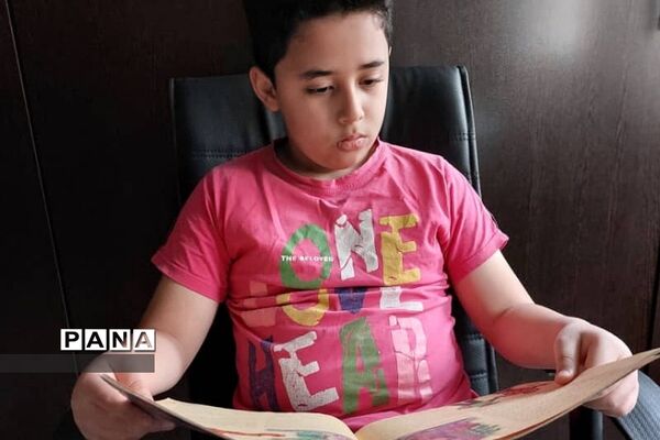 کتابخوانی دانش آموزی در دبستان دانش پردیس