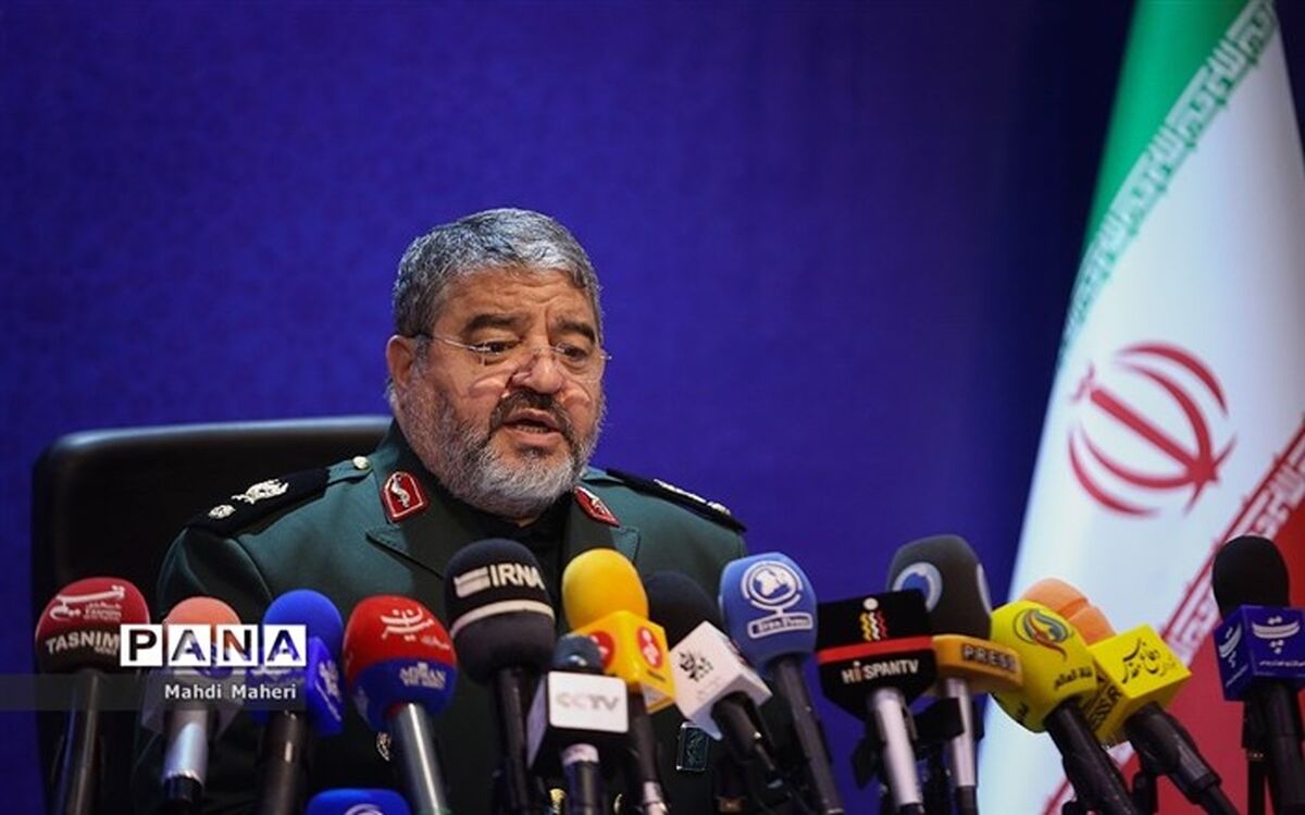 شهید قاسم سلیمانی فرزند مکتب بسیج است