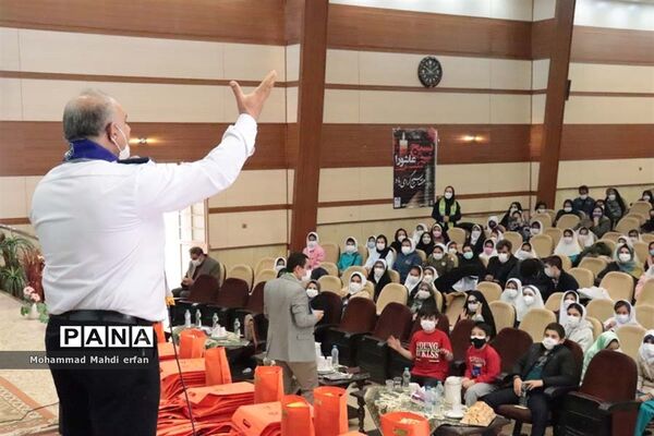 تجلیل از  دانش ‌آموزان مقام‌آور پیشتاز