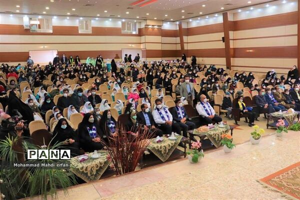 تجلیل از  دانش ‌آموزان مقام‌آور پیشتاز