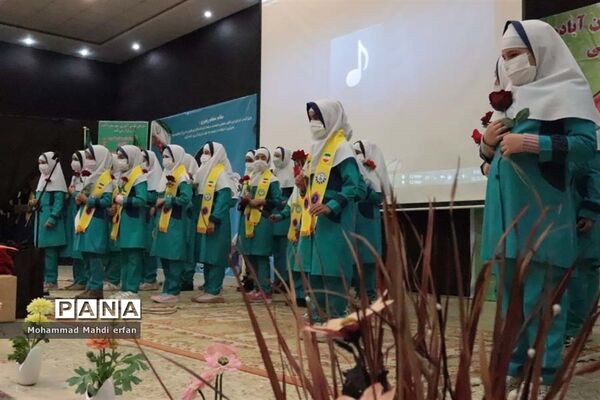 تجلیل از  دانش ‌آموزان مقام‌آور پیشتاز