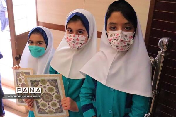 تجلیل از  دانش ‌آموزان مقام‌آور پیشتاز