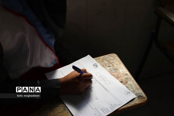 برگزاری کلاس‌های کانون دانش‌آموزی هلال احمر در دبیرستان قاضی گله‌دار