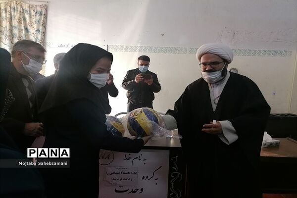 بررسی نماینده مردم کاشمر از بررسی مشکلات تیم والیبال نشسته بانوان شهرستان