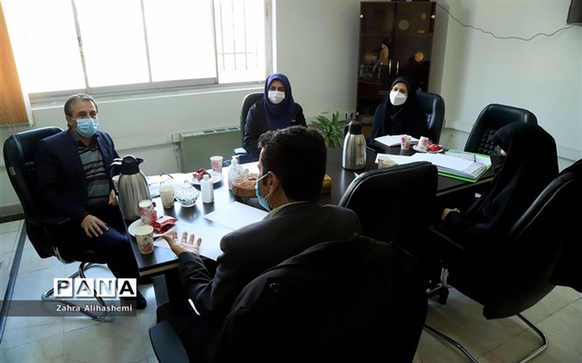 مشاور بیش از آنکه نگاه درمانگری داشته باشد می بایست نگاه پیشگیرانه داشته باشد