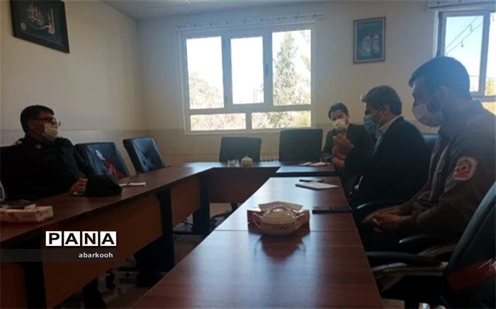 جلسه هماهنگی برگزاری مانور زلزله در شهرستان ابرکوه برگزار شد