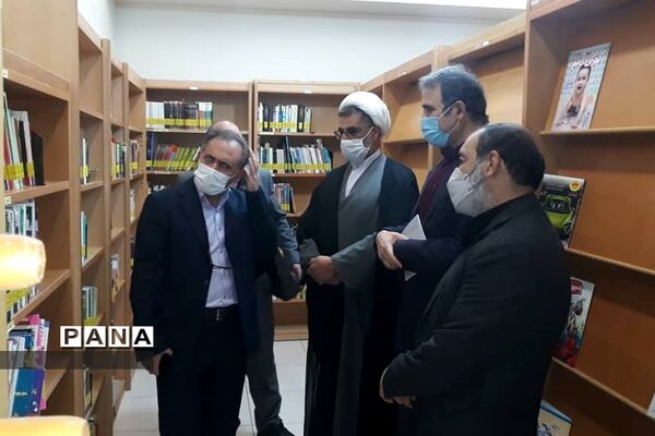 بازدید مدیر آموزش و پرورش شهرستان پردیس از کتابخانه عمومی