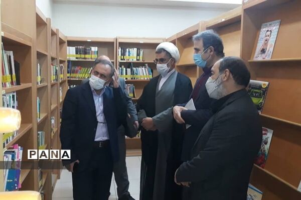 بازدید مدیر آموزش و پرورش شهرستان پردیس از کتابخانه عمومی