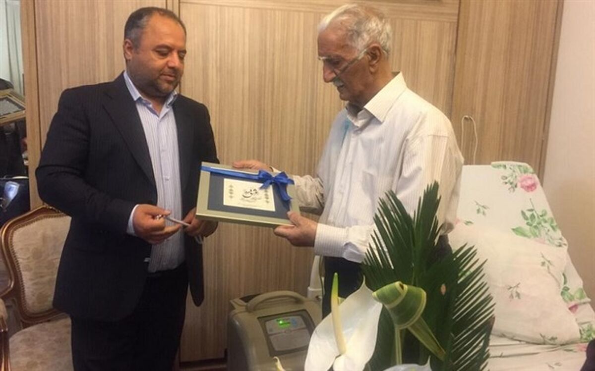 عیادت معاون وزیر از «سیدهادی موجانی» خیر مدرسه‌ساز