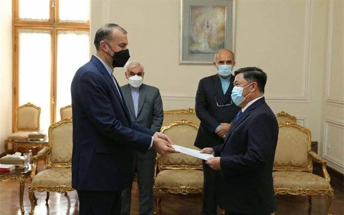 تسلیم  رونوشت استوارنامه سفیران برونئی و ارمنستان به امیرعبداللهیان