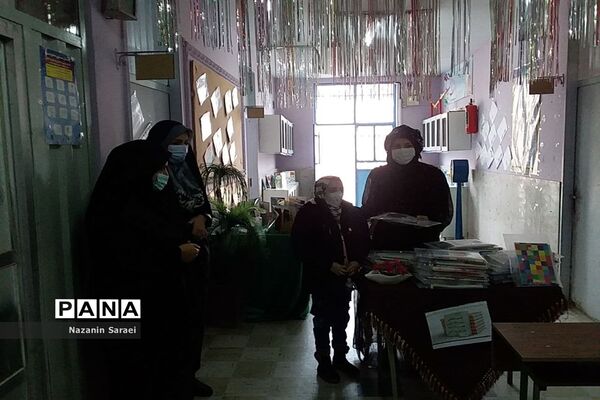 اهدای بسته فرهنگی به دانش‌آموزان واحد‌های آموزشی روستایی اسلامشهر