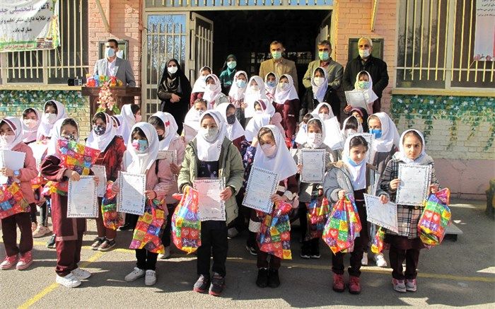 تقدیر از دانش‌آموزان منتخب فراخوان نقاشی مسجد محله ما