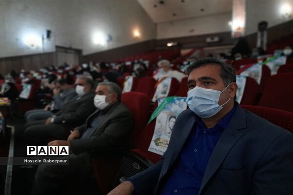 مراسم تجلیل از برگزیدگان کشوری حوزه معاونت پرورشی منطقه 16