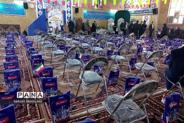 مراسم رزمایش مؤمنانه عطری از شهدا در مصلی شهر فشافویه