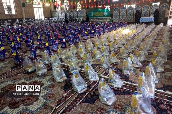 مراسم رزمایش مؤمنانه عطری از شهدا در مصلی شهر فشافویه
